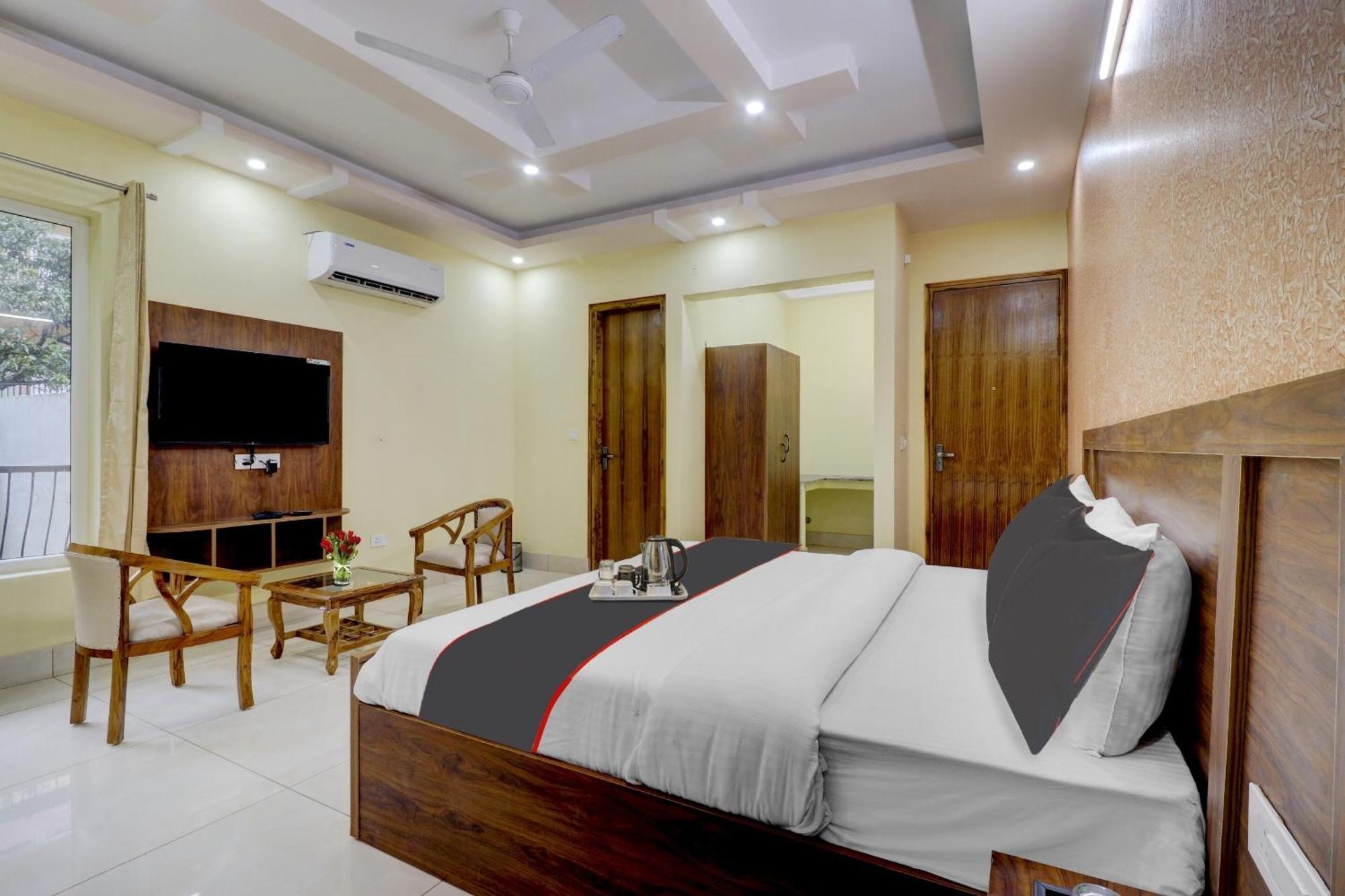 Super Capital O Crestwood Inn Dehradun Buitenkant foto