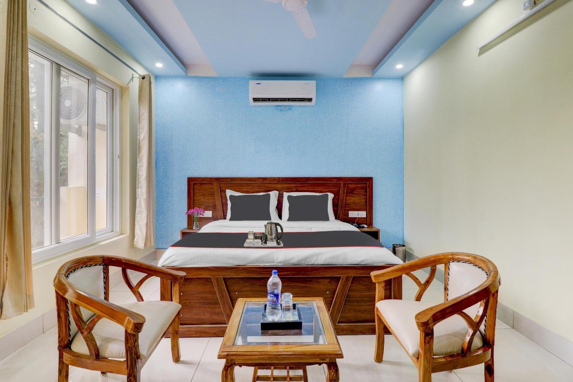 Super Capital O Crestwood Inn Dehradun Buitenkant foto