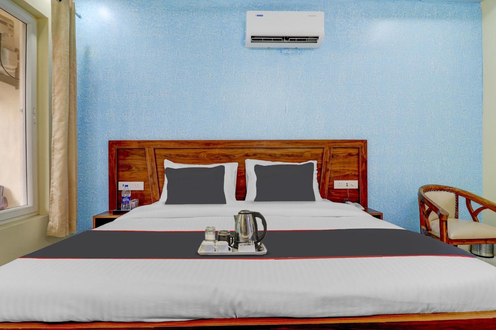 Super Capital O Crestwood Inn Dehradun Buitenkant foto
